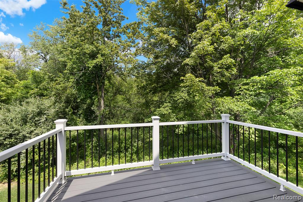 5332 Trail Vista Dr, West Bloomfield, MI 48323 — Photo 33