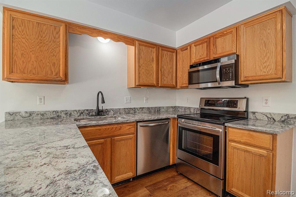 2038 Otter Pond Lane, Canton, MI 48188 — Photo 12