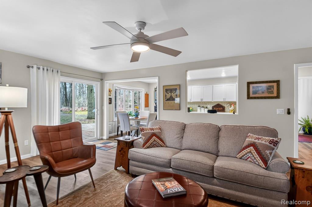 5569 Lakeshore Road, Fort Gratiot, MI 48059 — Photo 7