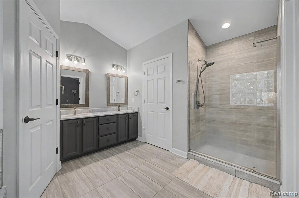 8179 Creekside Drive, Westland, MI — Photo 23