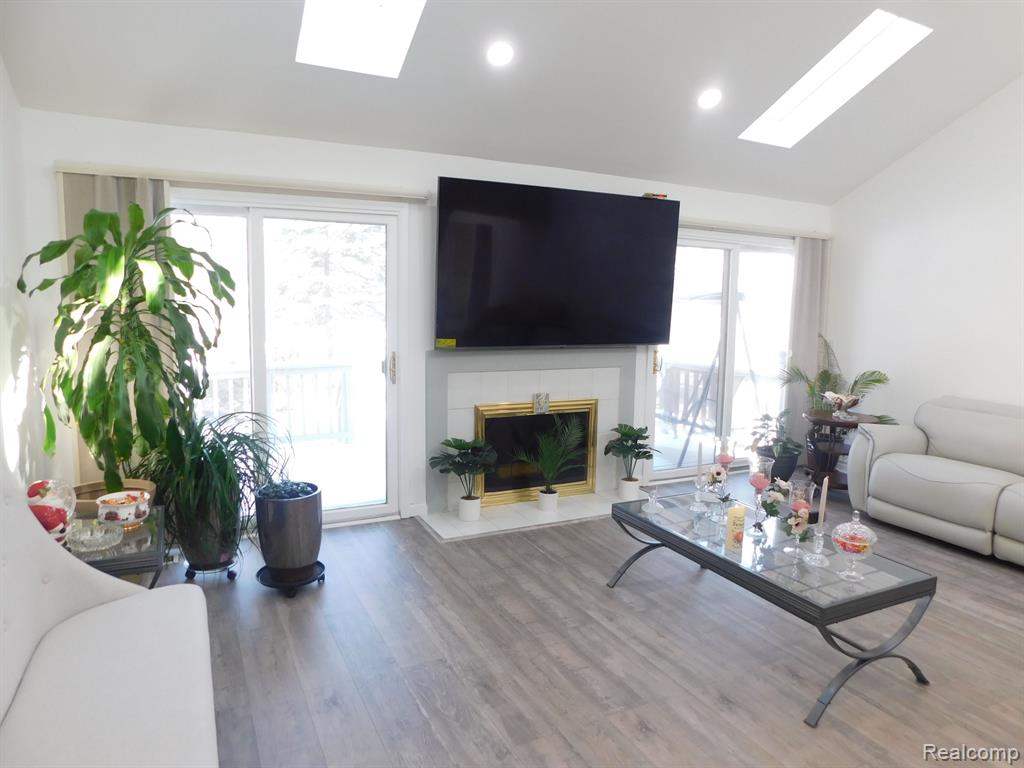 43175 W KIRKWOOD Drive, Clinton Twp, MI 48038 — Photo 14