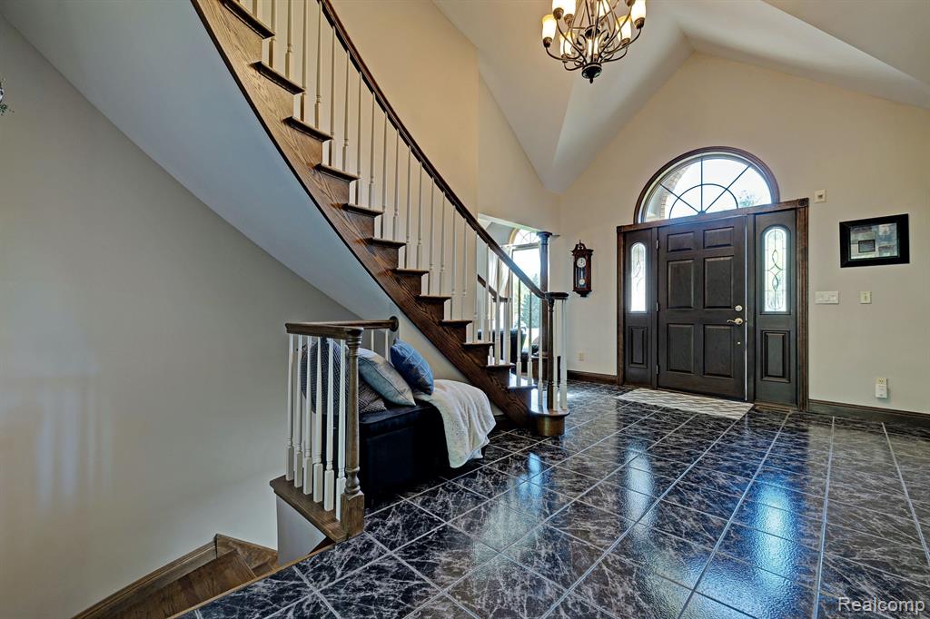 900 ROLLING PINES Drive, Ortonville, MI 48462 — Photo 4