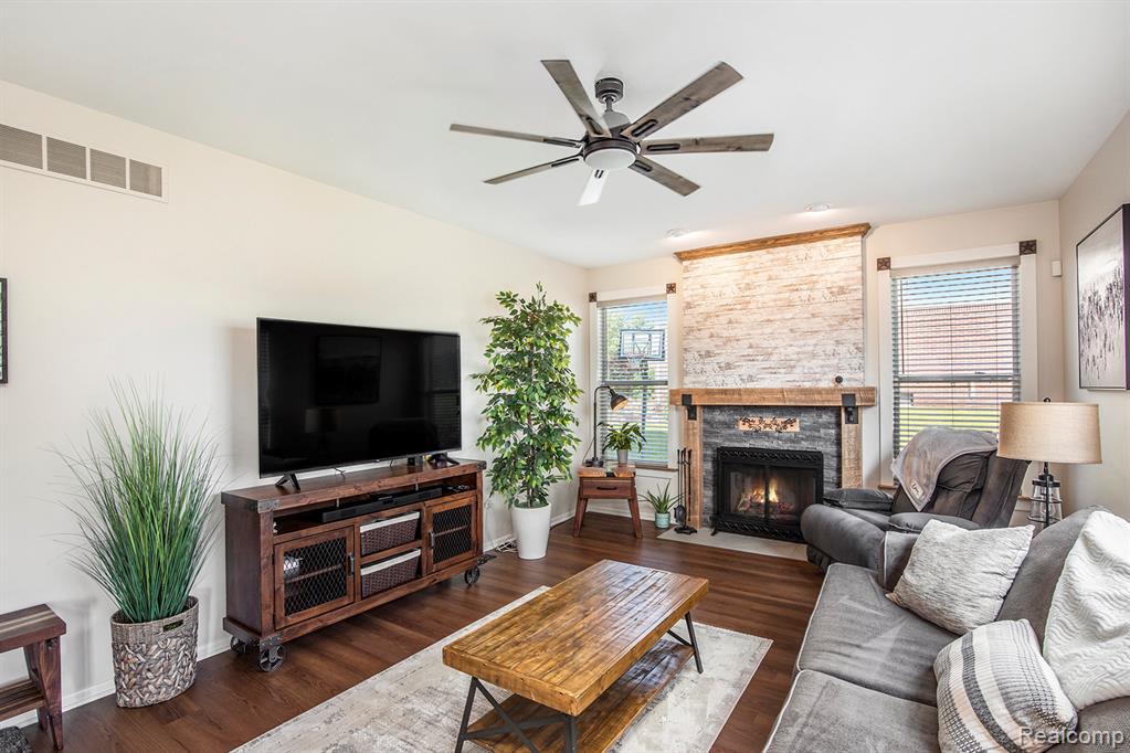 994 Chelsea Boulevard, Oxford, MI 48371 — Photo 7