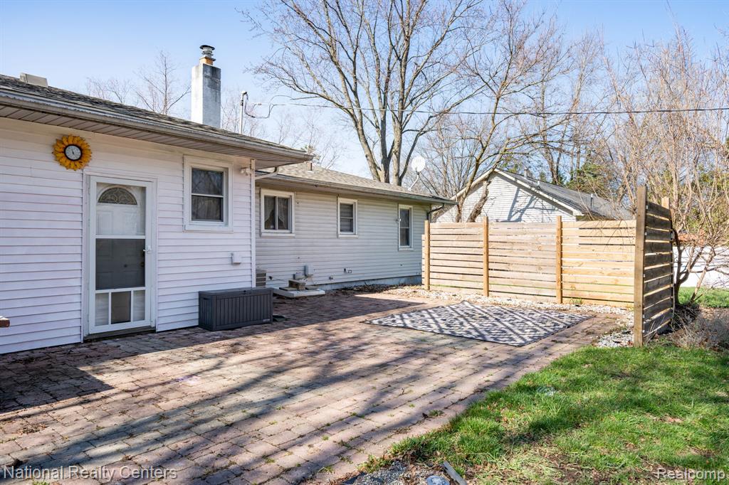 2654 Hatton Road, Auburn Hills, MI 48326 — Photo 24