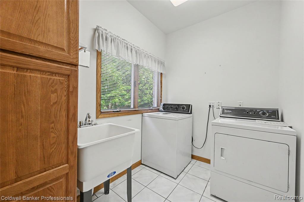 7351 Locklin, West Bloomfield, MI 48324 — Photo 17