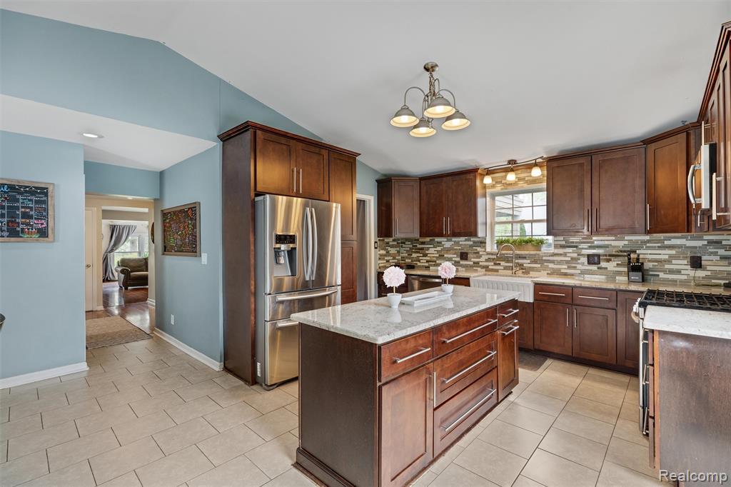 415 Leon Road, Walled Lake, MI 48390 — Photo 16