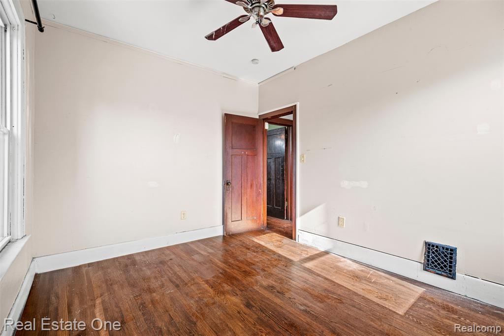 2965 FISCHER Street, Detroit, MI 48214 — Photo 15