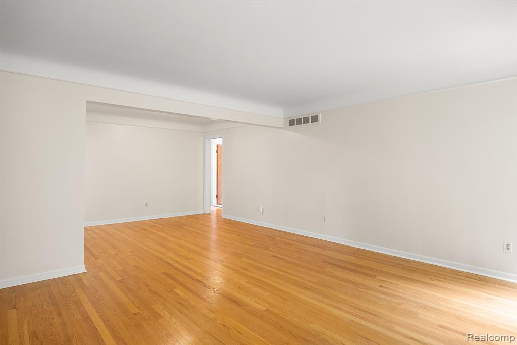 930 TROMBLEY Road, Grosse Pointe Park, MI 48230 — Photo 3