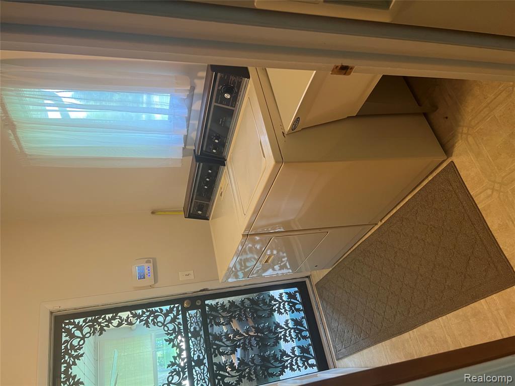1361 Dyemeadow Lane, Flint, MI 48532 — Photo 13