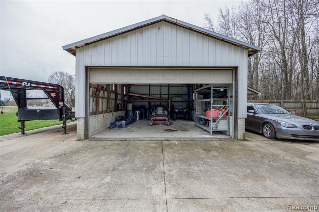 9247 Schrepfer Road, Howell, MI 48855 — Photo 33