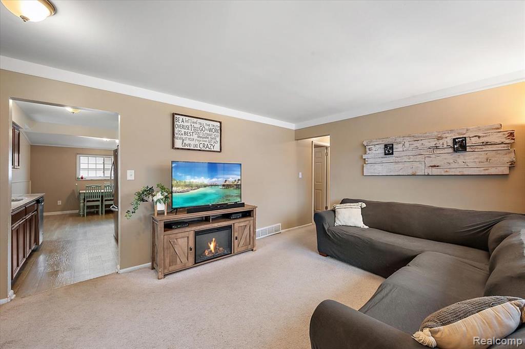18053 S Wind Drive, Fraser, MI 48026 — Photo 15