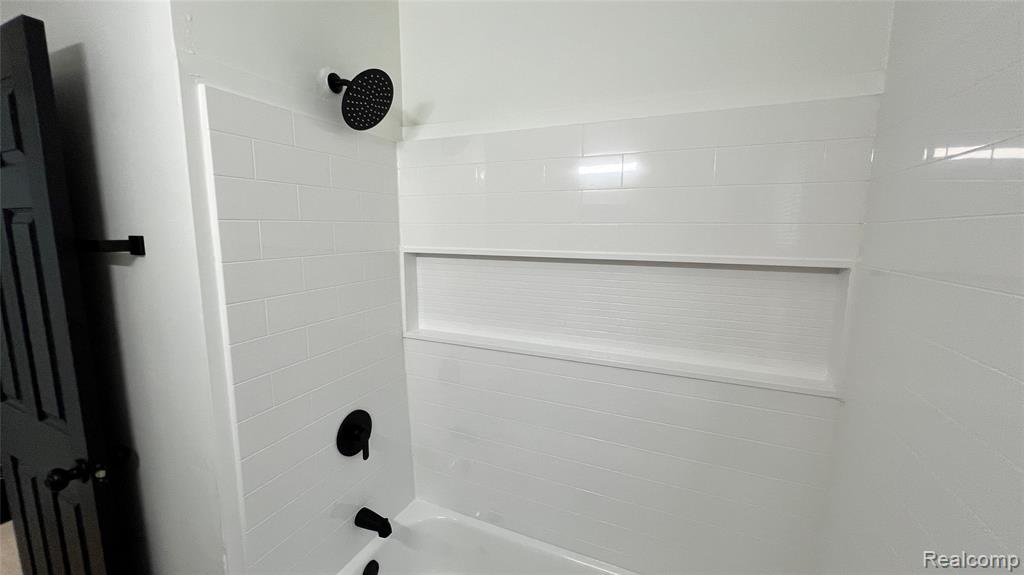19546 Fairport Street, Detroit, MI 48205 — Photo 9