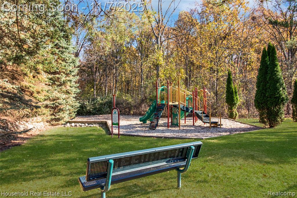4354 Berkshire Drive, Sterling Heights, MI 48314 — Photo 25