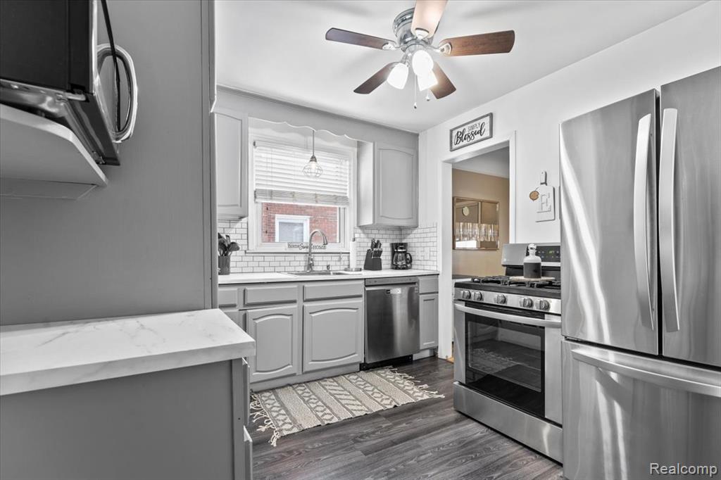 9825 Carter Avenue, Allen Park, MI 48101 — Photo 11