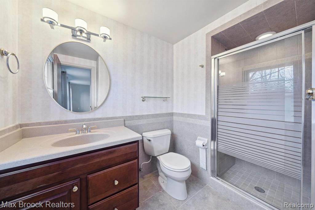4488 BEACH Road, Troy, MI 48098 — Photo 18