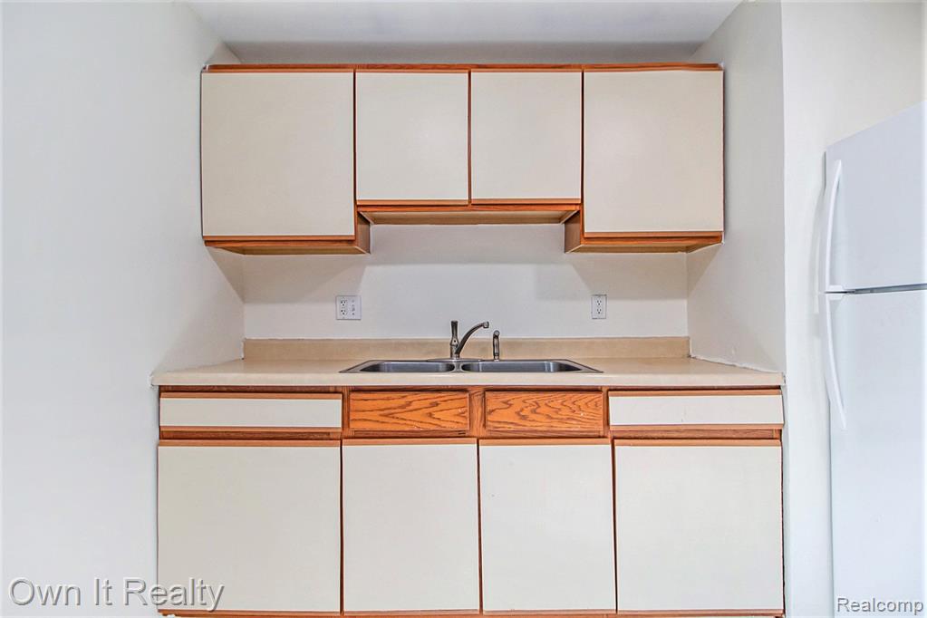 2188 HEMLOCK Drive, Ann Arbor, MI 48108 — Photo 14