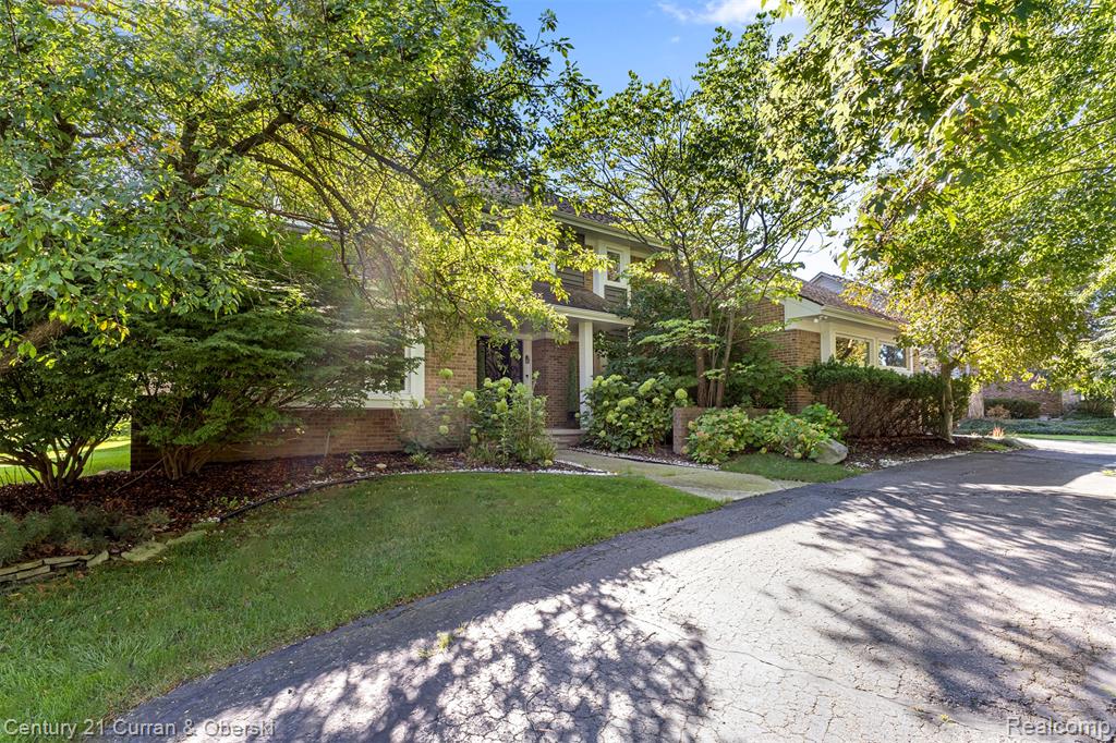 5084 Champlain Circle, West Bloomfield, MI 48323 — Photo 48