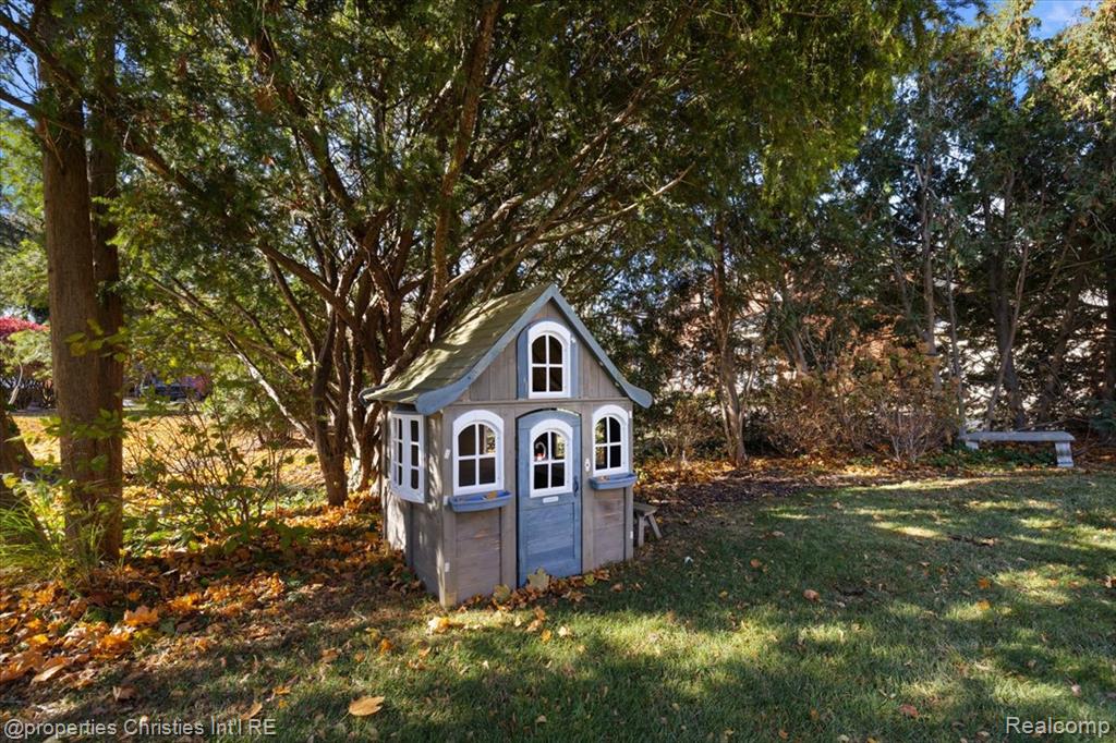 2579 Amberly Road, Bloomfield, MI 48301 — Photo 55