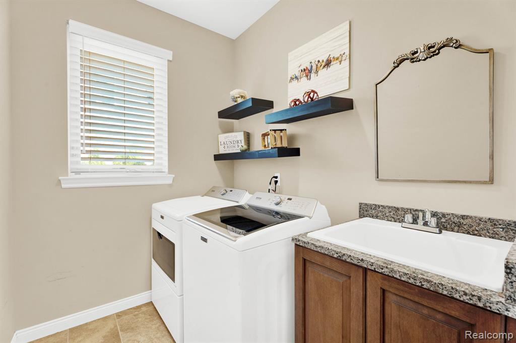 50093 Oakbrooke Drive, New Baltimore, MI 48047 — Photo 29