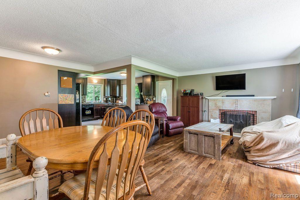 6481 DAVISON Road, Burton, MI 48509 — Photo 9