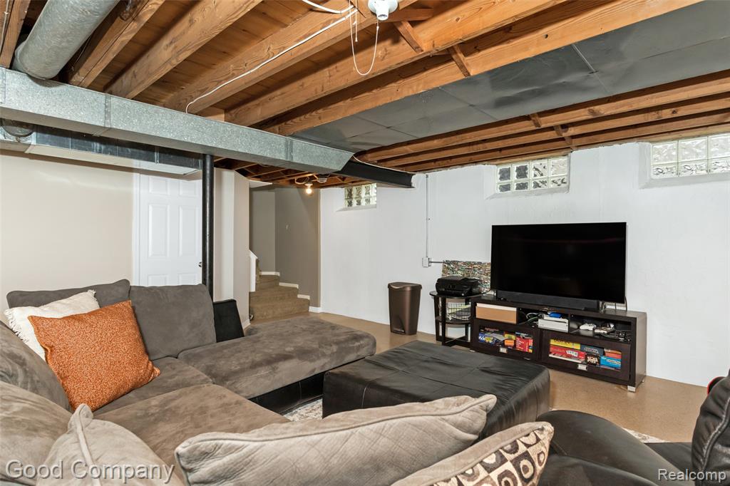 905 Parliament Avenue, Madison Heights, MI 48071 — Photo 18