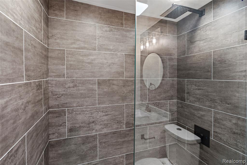 1460 W Silverbell Road, Lake Orion, MI — Photo 47