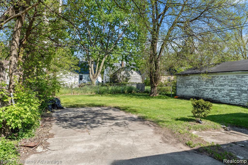 20558 Oakfield Street, Detroit, MI 48235 — Photo 23