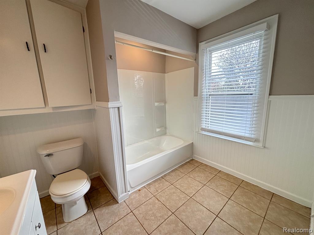 536 E Jarvis Avenue, Hazel Park, MI 48030 — Photo 12