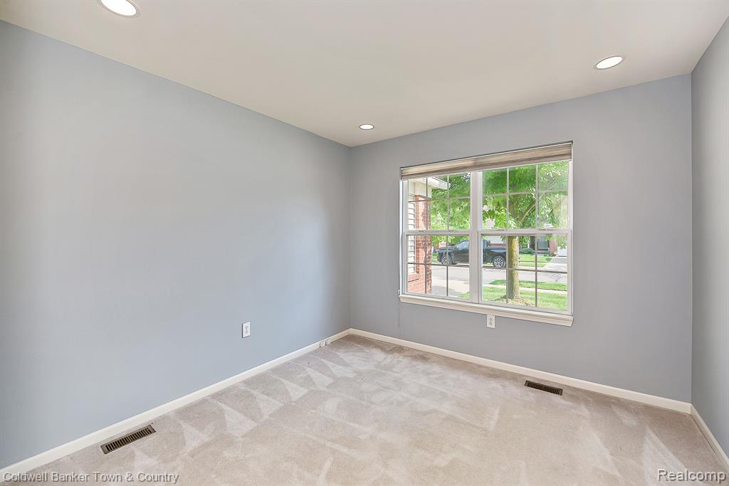 6711 CORTLAND Avenue, Brighton, MI 48114 — Photo 11