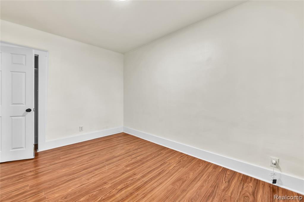 5045 Sobieski Street, Detroit, MI 48212 — Photo 9