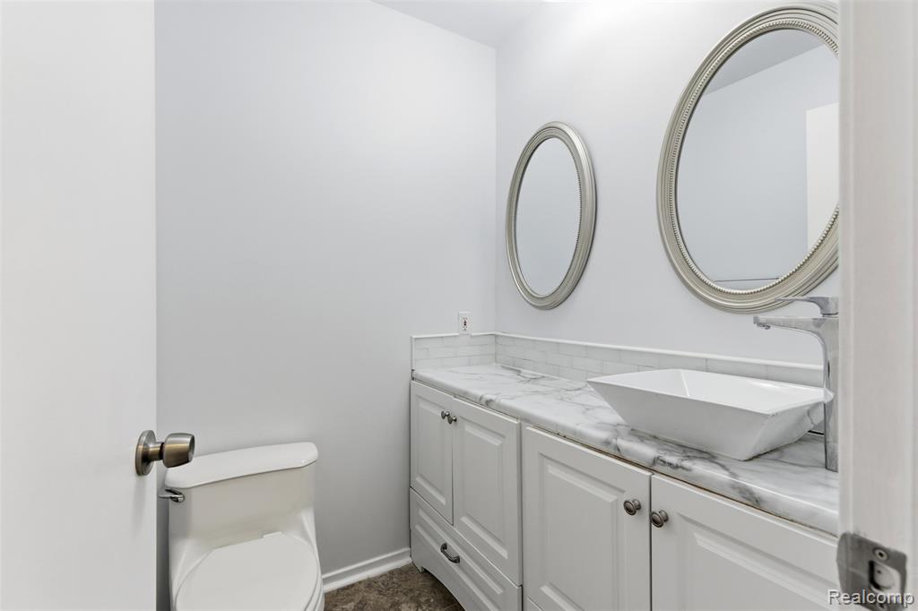 5186 E 14 Mile Road, Warren, MI 48092 — Photo 20