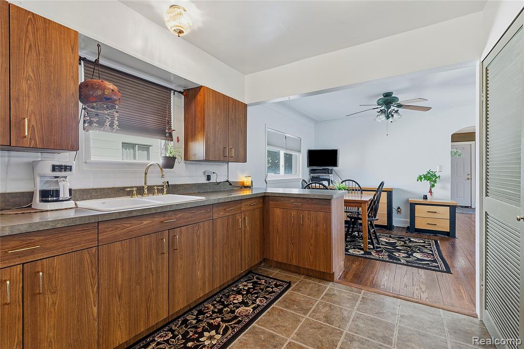 29025 Dawson Street, Garden City, MI — Photo 10