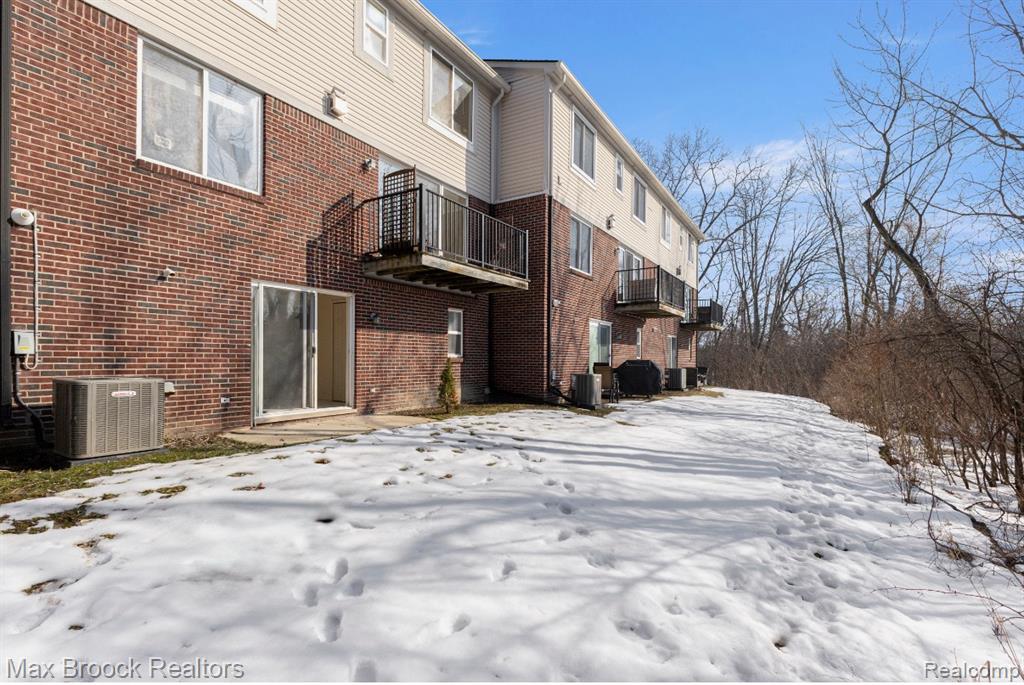 954 Sandalwood Drive, Troy, MI 48085 — Photo 15