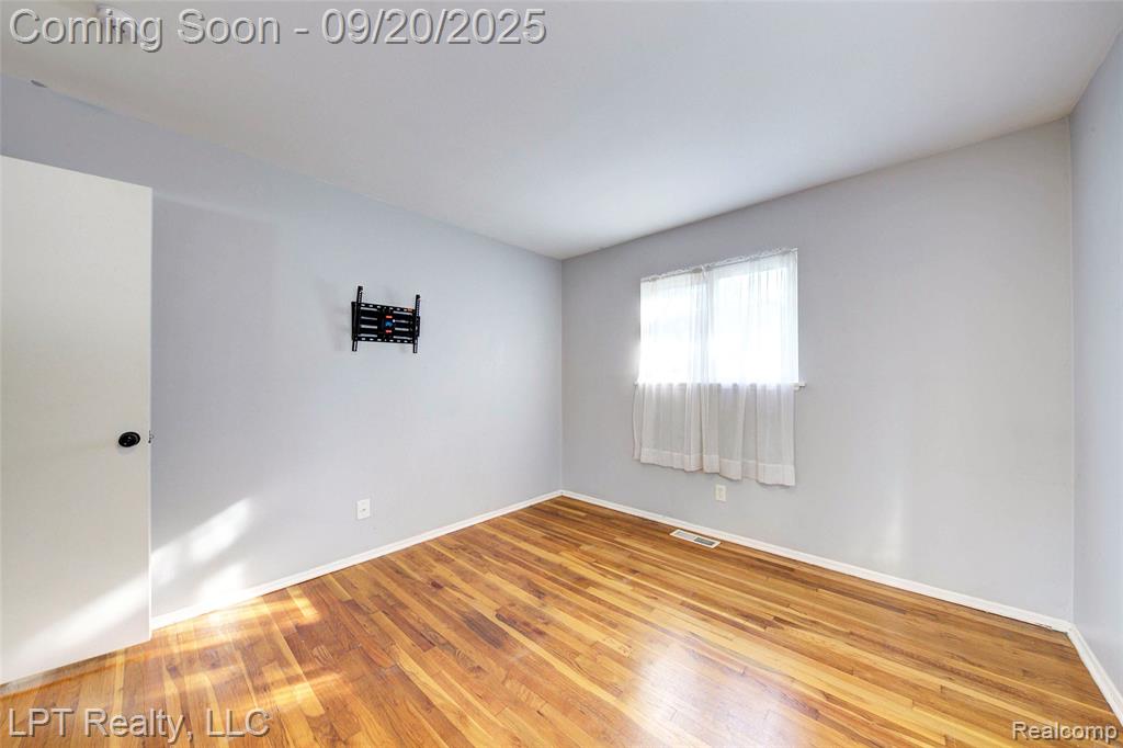 4476 Weddel Street, Dearborn Heights, MI 48125 — Photo 22