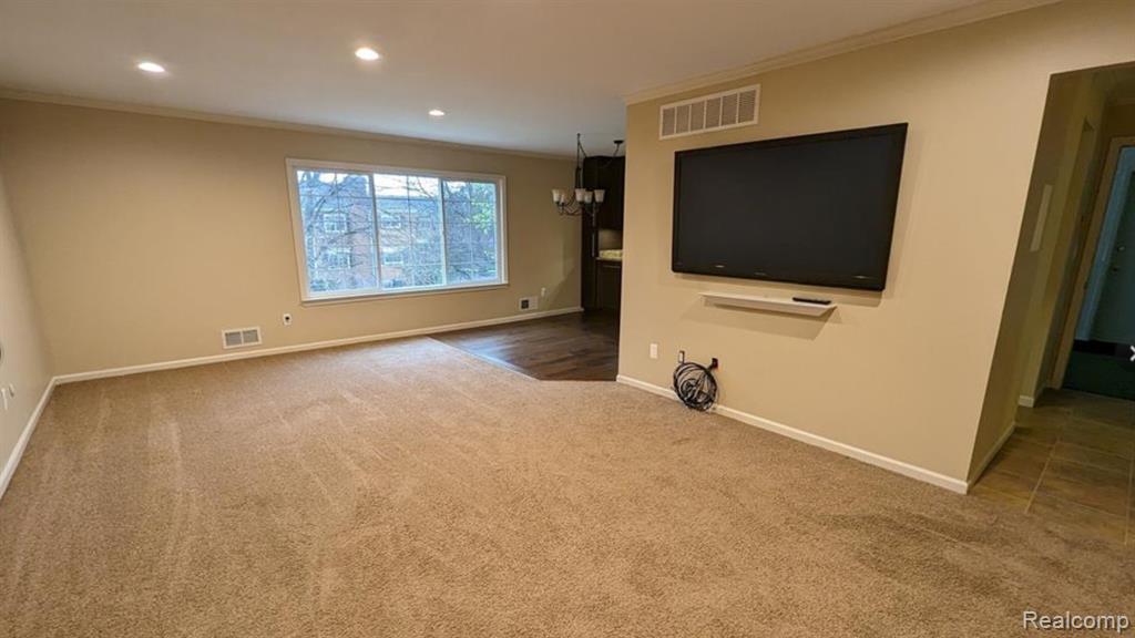 748 E Fox Hills Drive, Bloomfield, MI 48304 — Photo 3