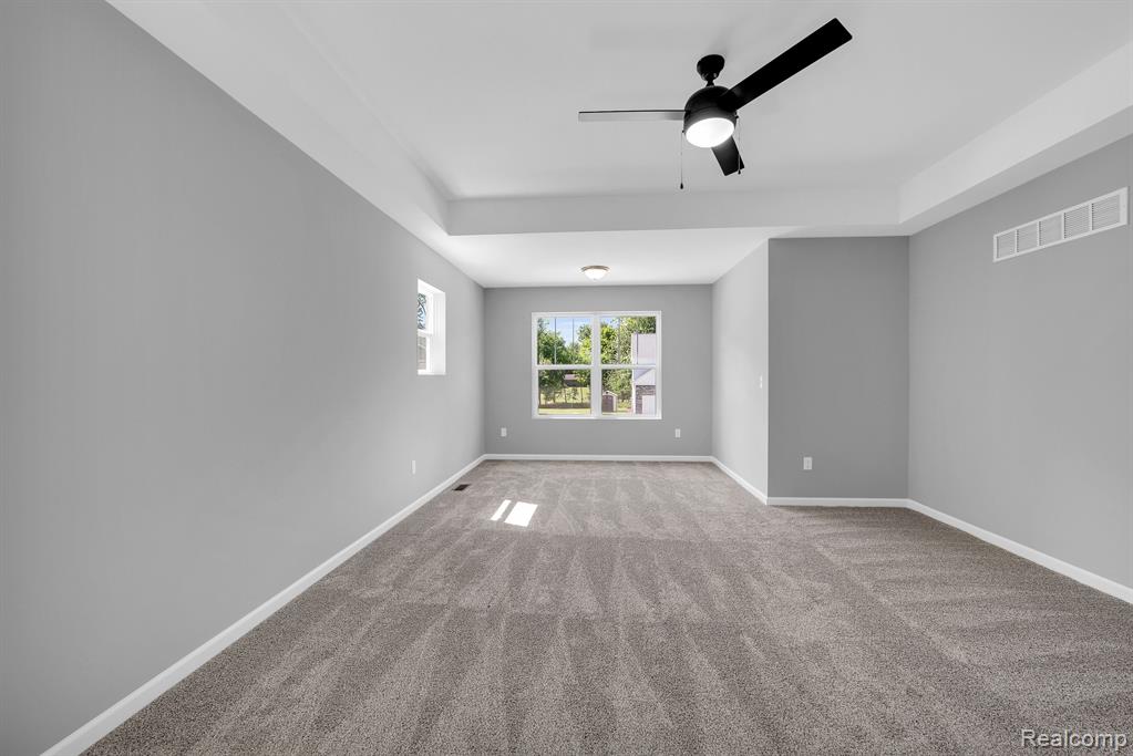 5240 Farmridge Lane, Grand Blanc, MI 48439 — Photo 18