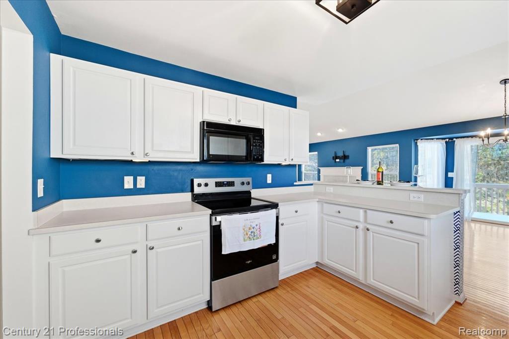 3895 Arbor Drive, Auburn Hills, MI 48326 — Photo 16