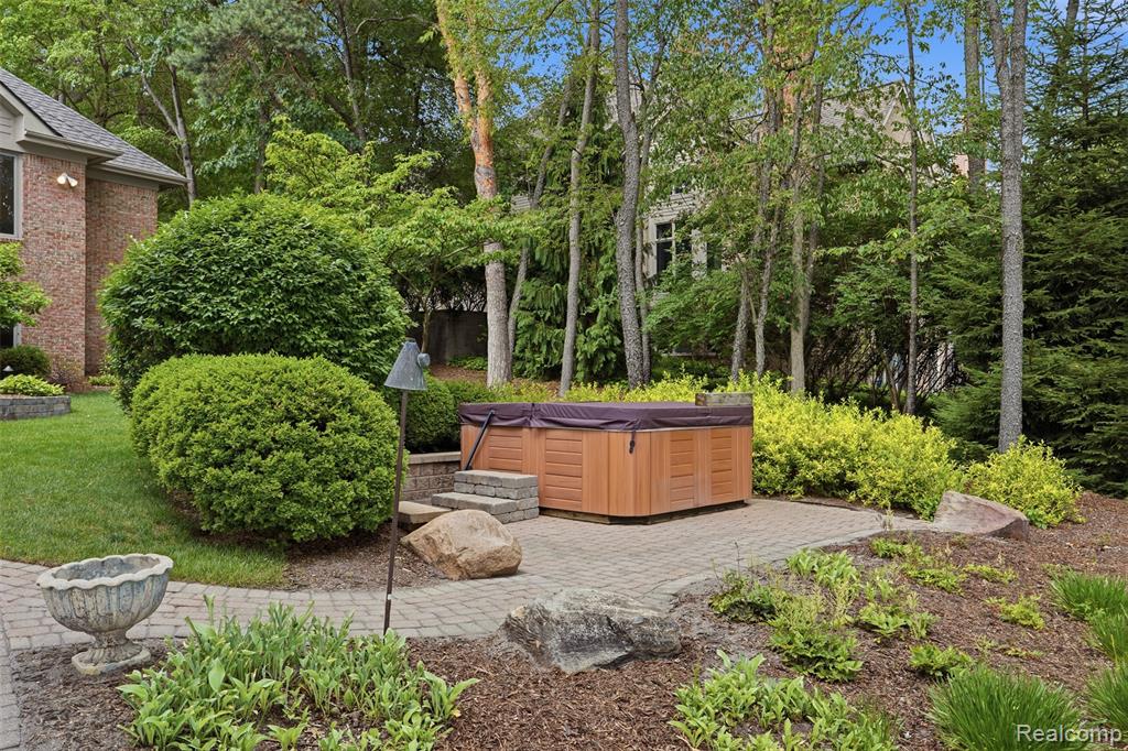5483 Lake Ridge Drive, Brighton, MI 48116 — Photo 55