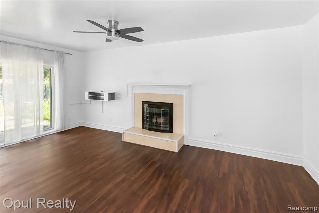 8732 Holly Drive, Canton, MI 48187 — Photo 16