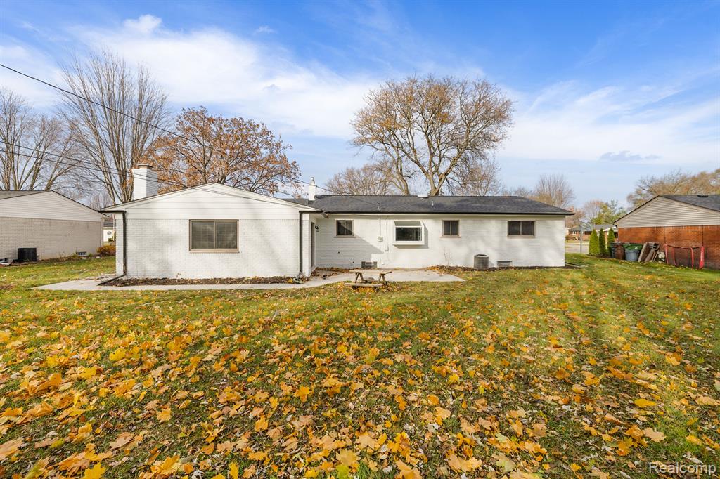 5666 GIBBING Road, Shelby, MI 48317 — Photo 5