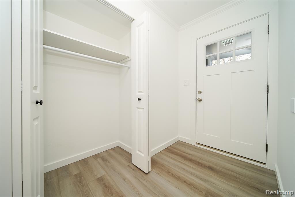 4060 Franklin Park Drive, Sterling Heights, MI 48310 — Photo 8