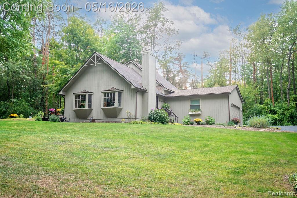 9256 Pine Hill Trail, Fenton, MI 48430 — front exterior