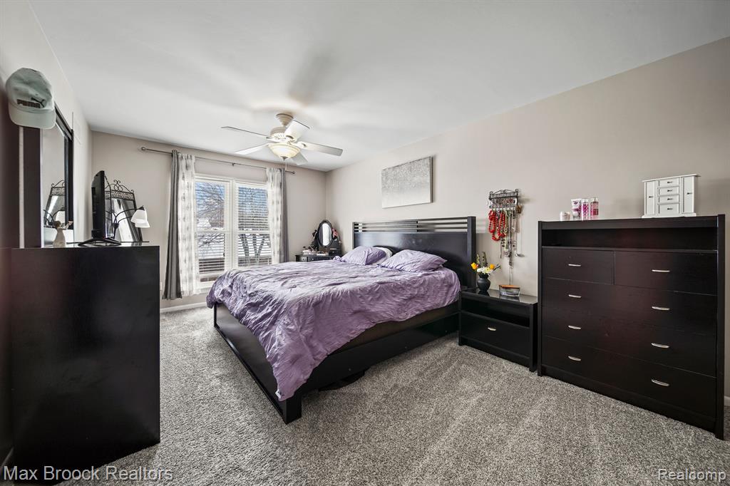 8673 EDGEWATER Lane, Warren, MI 48093 — Photo 11