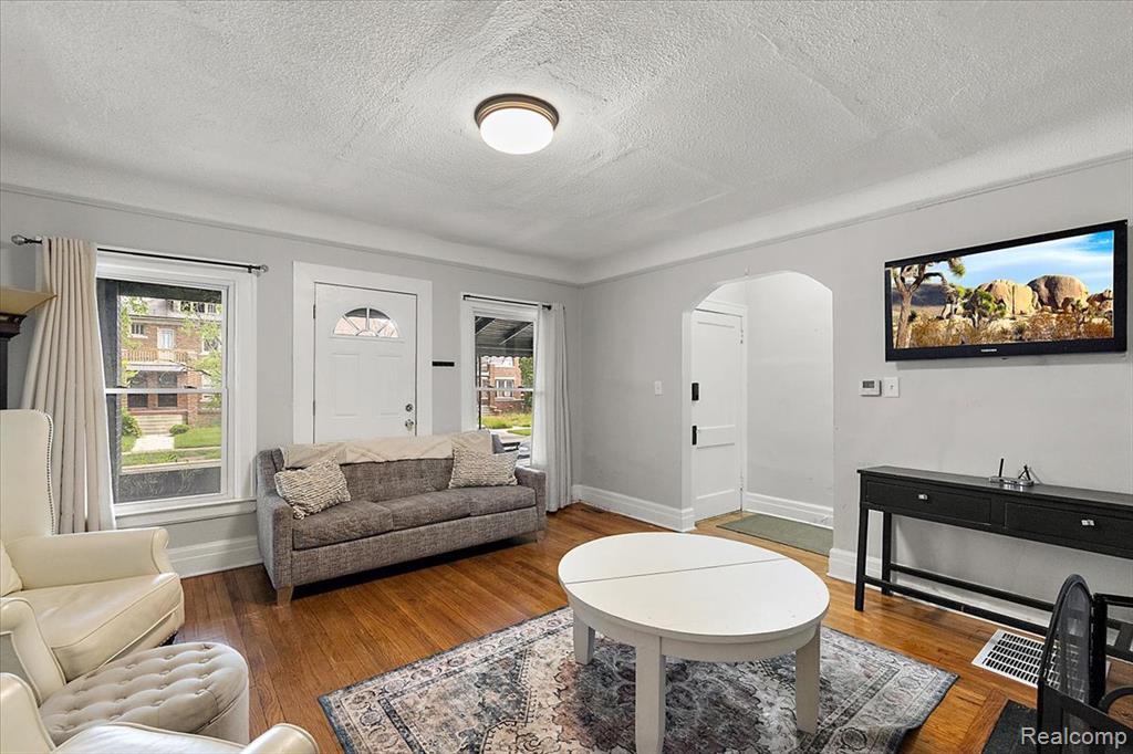 2256 W Philadelphia Street, Detroit, MI 48206 — Photo 36