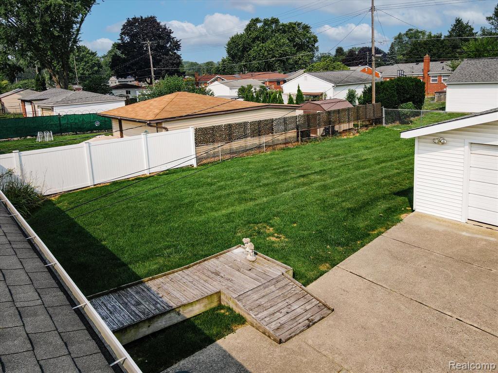 8949 Shannon Drive, Sterling Heights, MI 48314 — Photo 28