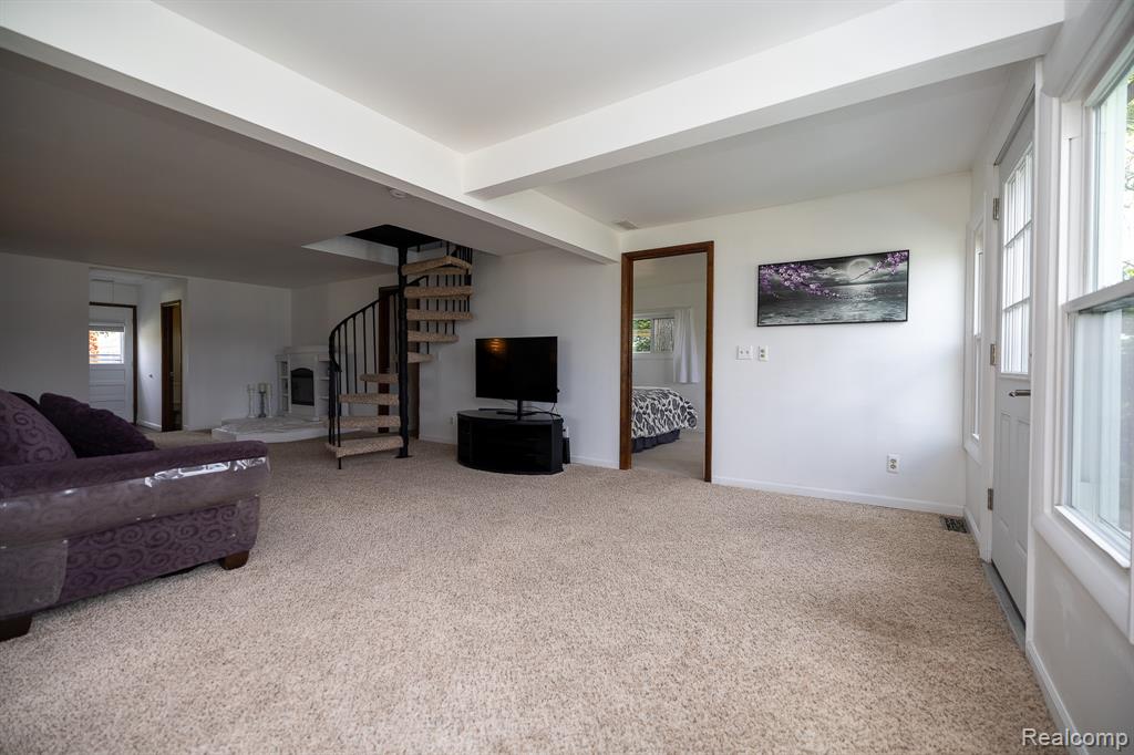 8691 Cooley Lake Road, Commerce Twp, MI 48382 — Photo 13