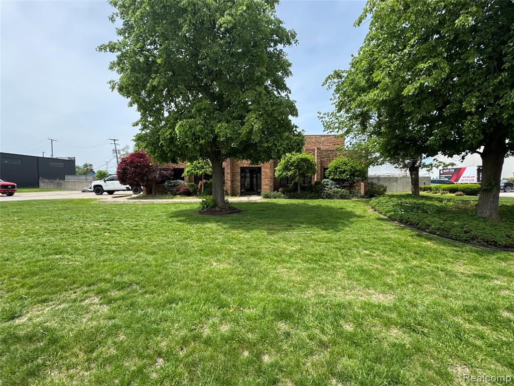 1955 Bellingham Drive, Troy, MI 48083 — Photo 3