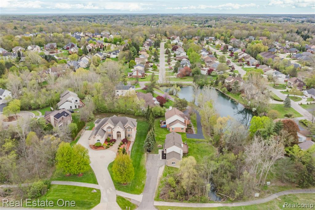 7295 W Maple Road, West Bloomfield, MI — Photo 33