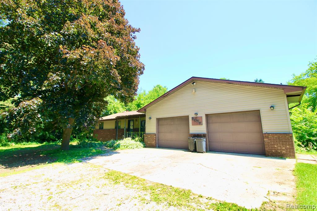 8050 N GENESEE Road, Mount Morris, MI 48458 — Photo 24