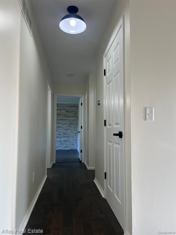 7479 CEDAR, Goodrich Vlg, MI — Photo 27